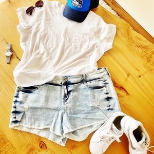 Distressed Daisy Dukes: NWOT